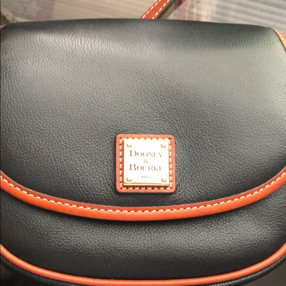 Dooney & Burke crossbody purse black